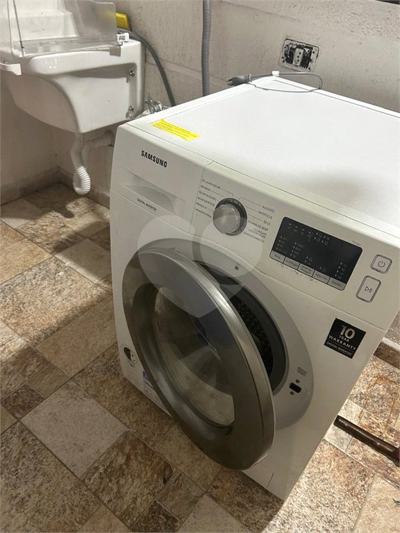 Casa à venda ou para alugar com 3 quartos, sendo 2 suítes,  no condomínio Residencial Erika, São Paulo - SP