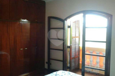 Sobrado à venda com 3 quartos, sendo 1 suíte, em Jardim das Vertentes, São Paulo, SP