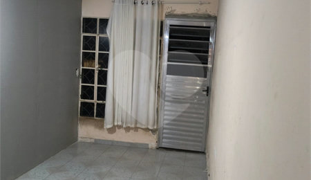 Sobrado à venda com 2 quartos em Tremembé, São Paulo, SP