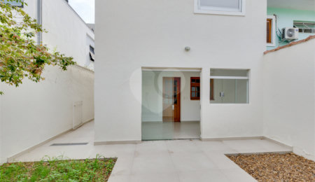 Casa de Vila à venda com 3 quartos, sendo 2 suítes,  em Santo Amaro, São Paulo, SP