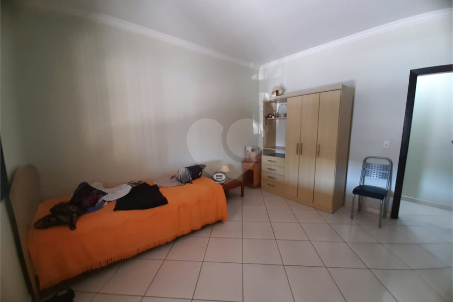 Sobrado à venda com 5 quartos, sendo 1 suíte, em Tremembé, São Paulo, SP
