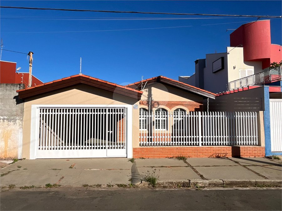 Casa à venda com 3 quartos, sendo 1 suíte, em Jardim Itália, Itapetininga, SP