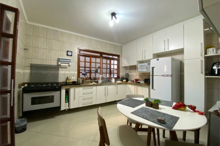 Sobrado à venda com 6 quartos, sendo 2 suítes,  em Vila Mazzei, São Paulo, SP