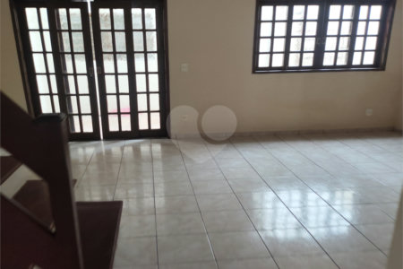 Sobrado para alugar com 3 quartos, sendo 1 suíte, em Jardim Valença, Indaiatuba, SP