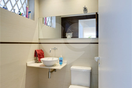 Casa de Vila à venda com 4 quartos, sendo 3 suítes, em Chácara Santo Antônio, São Paulo, SP