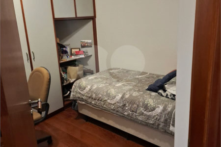 Apartamento à venda com 3 quartos, sendo 1 suíte, em Vila Mariana, São Paulo, SP