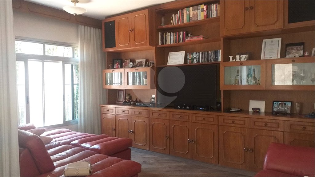Casa à venda com 3 quartos, sendo 1 suíte, em Santo Amaro, São Paulo, SP