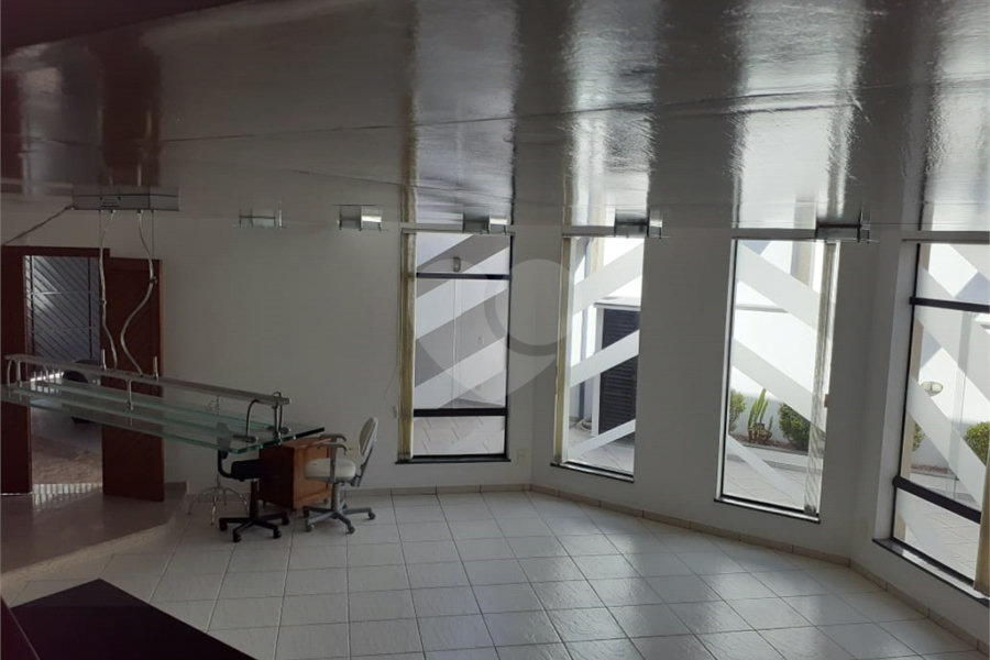 Sobrado à venda com 4 quartos, sendo 2 suítes,  em Tremembé, São Paulo, SP
