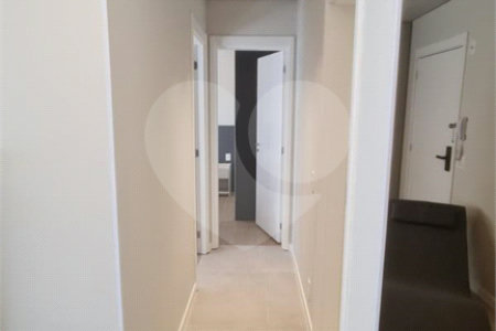 Apartamento com 2 dormitórios e uma suíte, mobilíado no Ibirapuera.