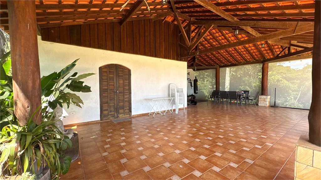 Sítio à venda com 4 quartos, sendo 2 suítes,  em Sorocamirim (canguera), São Roque, SP