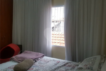 Sobrado à venda com 3 quartos, sendo 1 suíte,  em Parque Vitória, São Paulo, SP