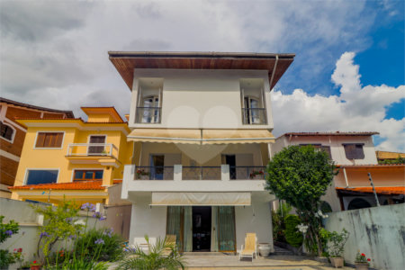 Casa à venda com 4 quartos, sendo 3 suítes, em Vila Sônia, São Paulo, SP