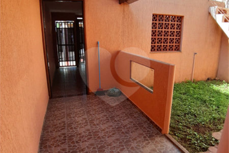 Sobrado à venda com 3 quartos, sendo 1 suíte, em Tremembé, São Paulo, SP