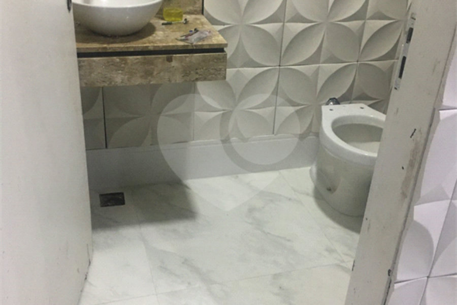 Casa Térrea à venda com 4 quartos, sendo 1 suíte,  em Horto, São Paulo, SP