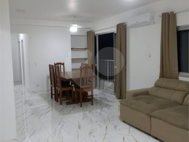 Apartamento à venda com 3 quartos, sendo 1 suíte,  em Tortuga, Guarujá, SP