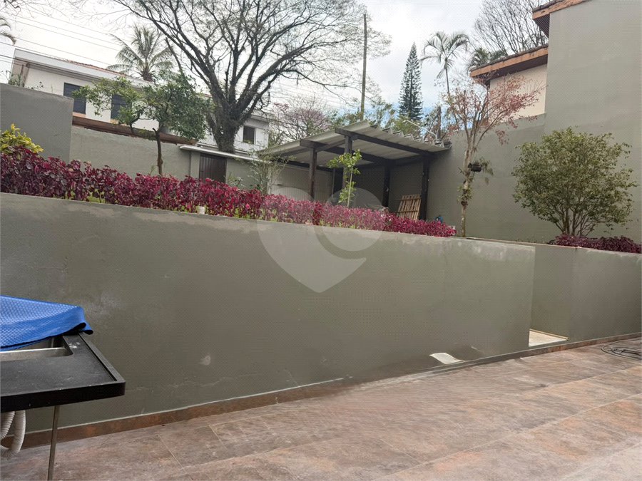 Casa à venda com 3 quartos, sendo 1 suíte, em Alto da Boa Vista, São Paulo, SP