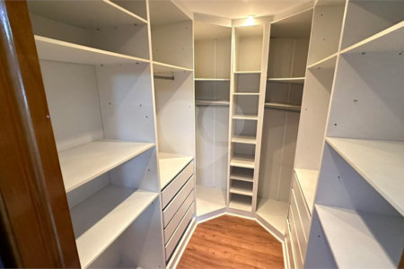 Casa à venda com 4 quartos, sendo 3 suítes, em Vila Galvão, Guarulhos, SP