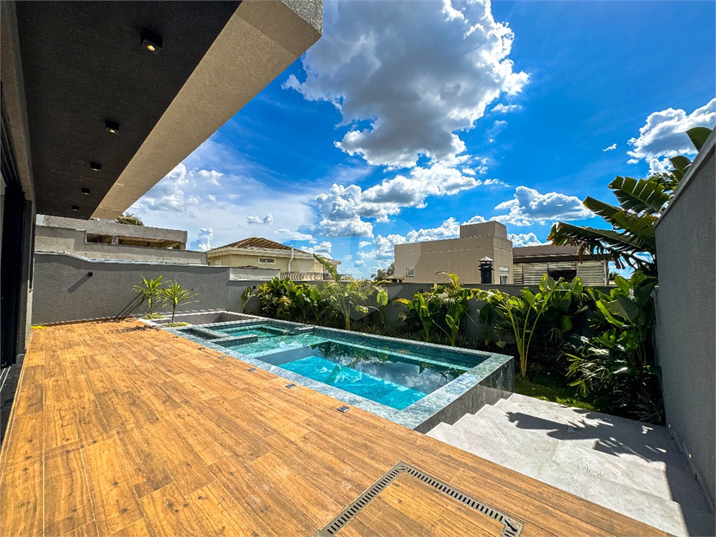 Casa à venda com 3 suítes no condomínio Jardim Vila Paradiso, Indaiatuba - SP