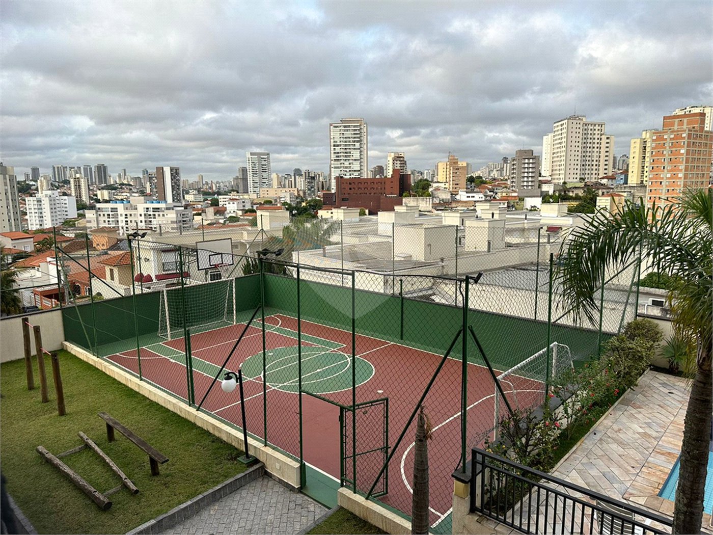 Apartamento à venda com 3 quartos, sendo 1 suíte, em Vila Monumento, São Paulo, SP