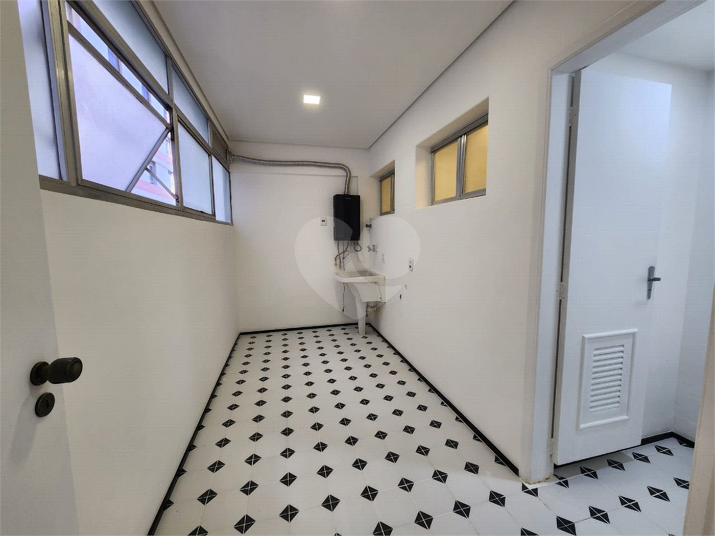 Apartamento à venda com 4 quartos, sendo 1 suíte,  em Pinheiros, São Paulo, SP