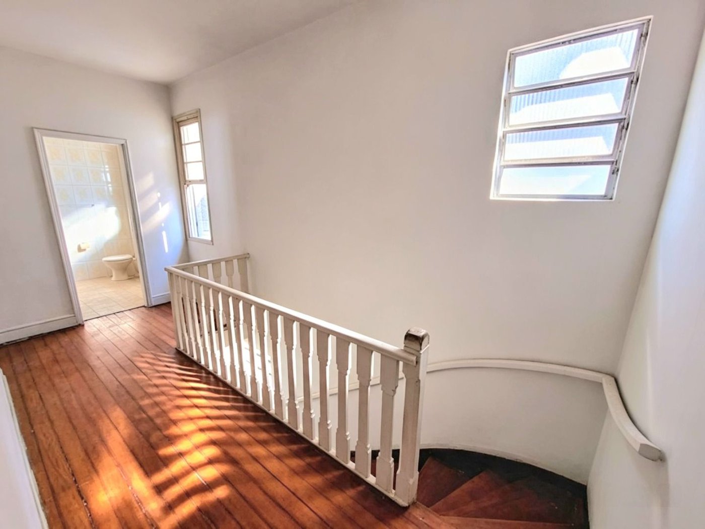 Casa com 3 dormitórios à venda, 119 m² por R$ 689.000,00 - Pompéia - Santos/SP