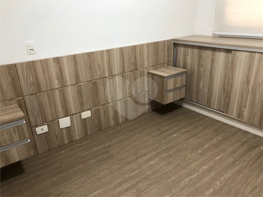 Lindo Apartamento com Varanda integrada