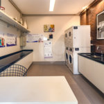 Itaim ! Studio ,muito bem localizado ! vaga de garagem !
