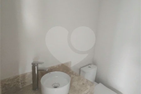 Casa exclusiva em Atibaia de alto padrão com 3 suítes, piscina, espaço gourmet, condomínio fechado, aceita financiamento
