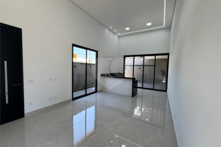 Casa à venda com 3 quartos, sendo 1 suíte, no condomínio Terras de São Francisco, Sorocaba - SP