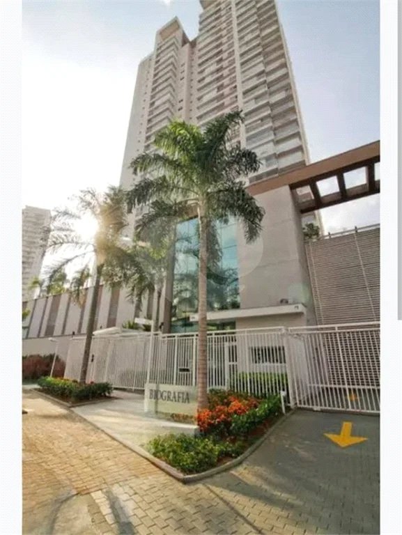 Condomínio Biografia Apartamento com 69m2 com 2 dormitórios e 1 vaga.Aceita Permuta