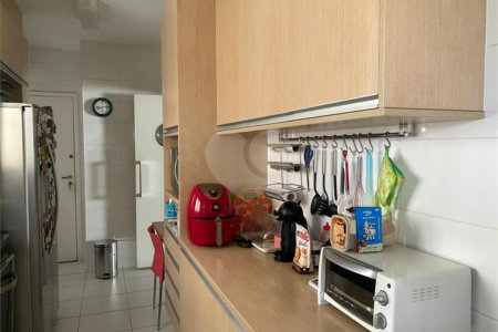 Apartamento à venda com 3 quartos, sendo 2 suítes,  em Campo Belo, São Paulo, SP