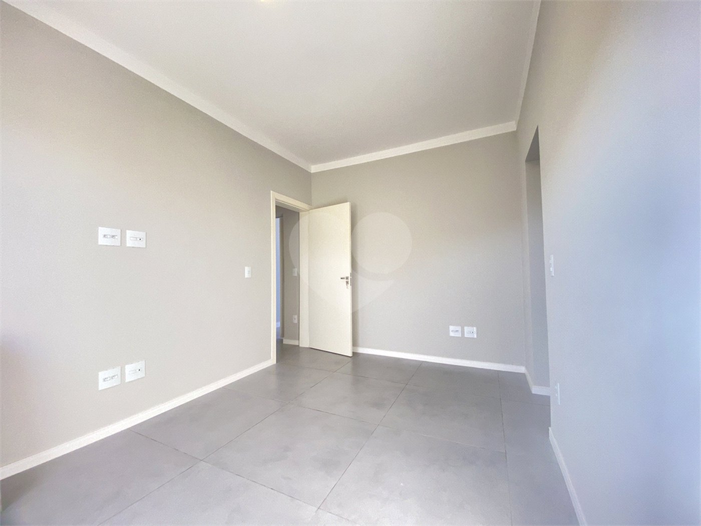 Casa à venda com 3 quartos, sendo 1 suíte, no condomínio Reserva Central Parque, Salto - SP