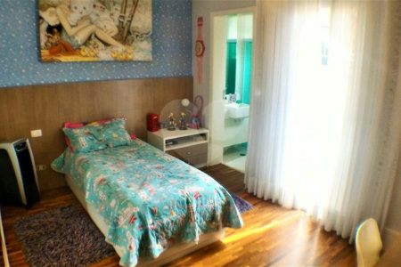 Casa à venda com 5 suítes no condomínio Travessa Tenente Ariston de Oliveira,4, São Paulo - SP