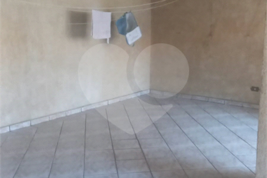 Casa à venda com 5 quartos, sendo 2 suítes, em Jardim Santa Clara, Guarulhos, SP