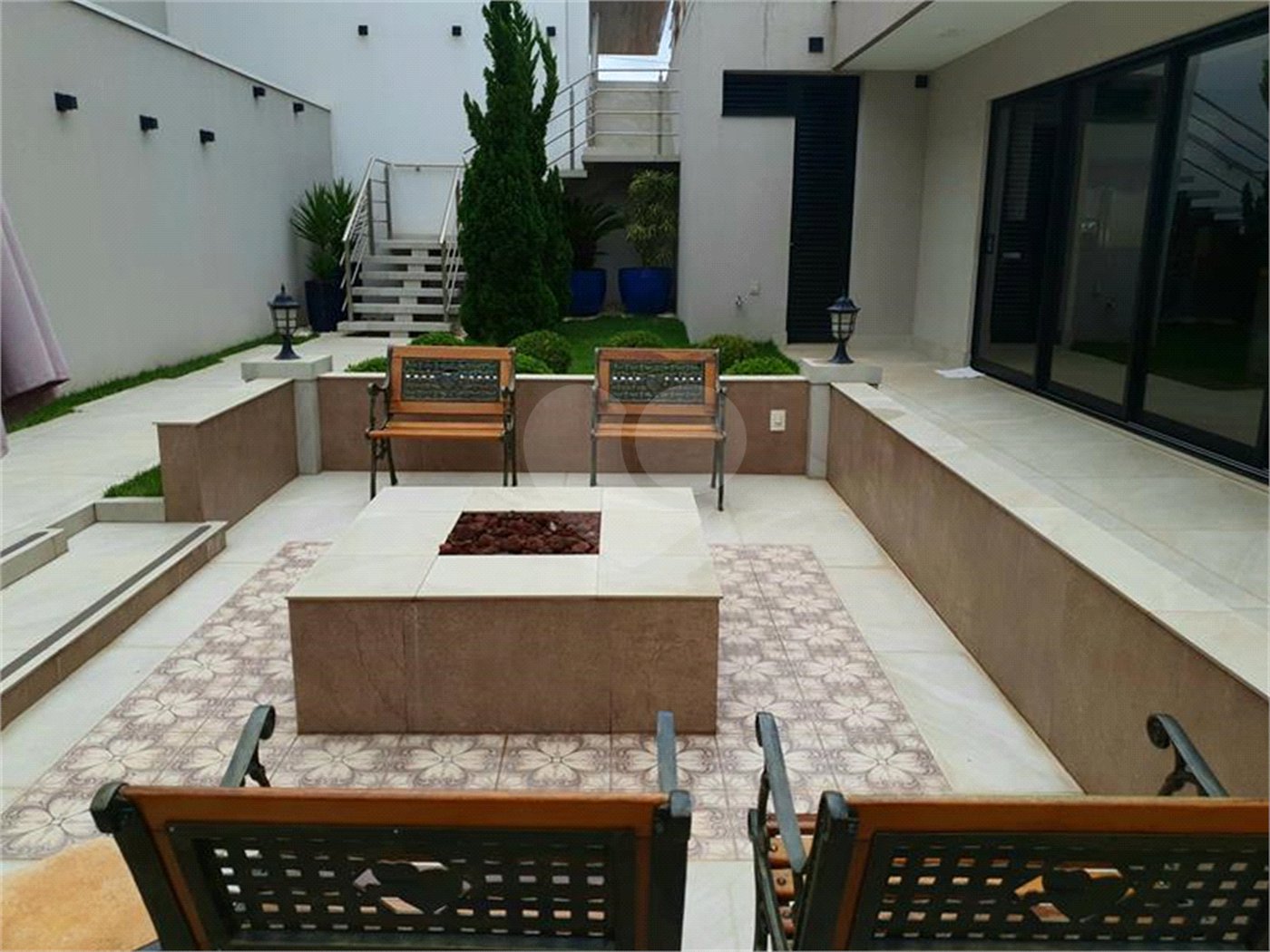 Casa à venda com 5 suítes no condomínio Residencial Villagio, Americana - SP