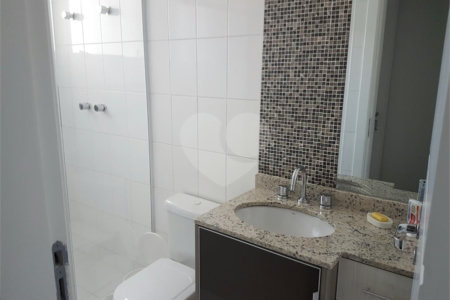 Casa à venda com 3 quartos, sendo 1 suíte, no condomínio Villa das Flores, Mogi das Cruzes - SP