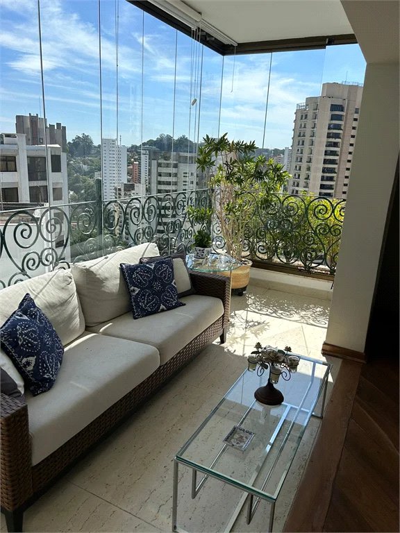 Apartamento à venda com 4 suítes em Real Parque, São Paulo, SP