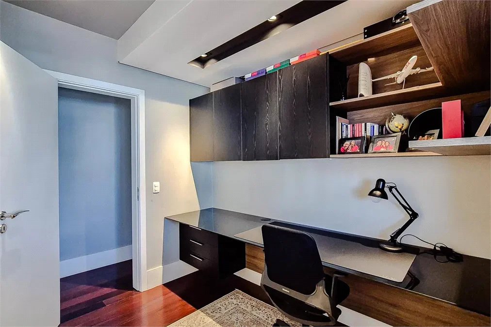 Apartamento à venda com 4 quartos, sendo 3 suítes,  em Vila Romana, São Paulo, SP