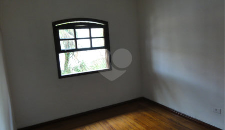 Casa Térrea à venda ou para alugar com 4 quartos em Jardim Floresta, São Paulo, SP