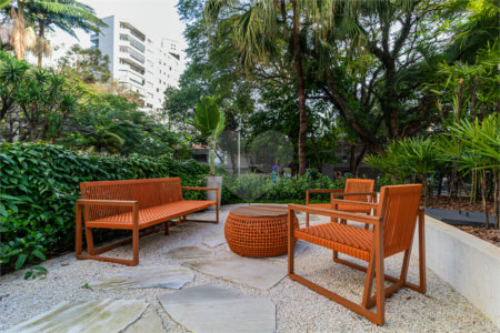 Apartamento à venda com 4 quartos, sendo 1 suíte,  em Brooklin, São Paulo, SP