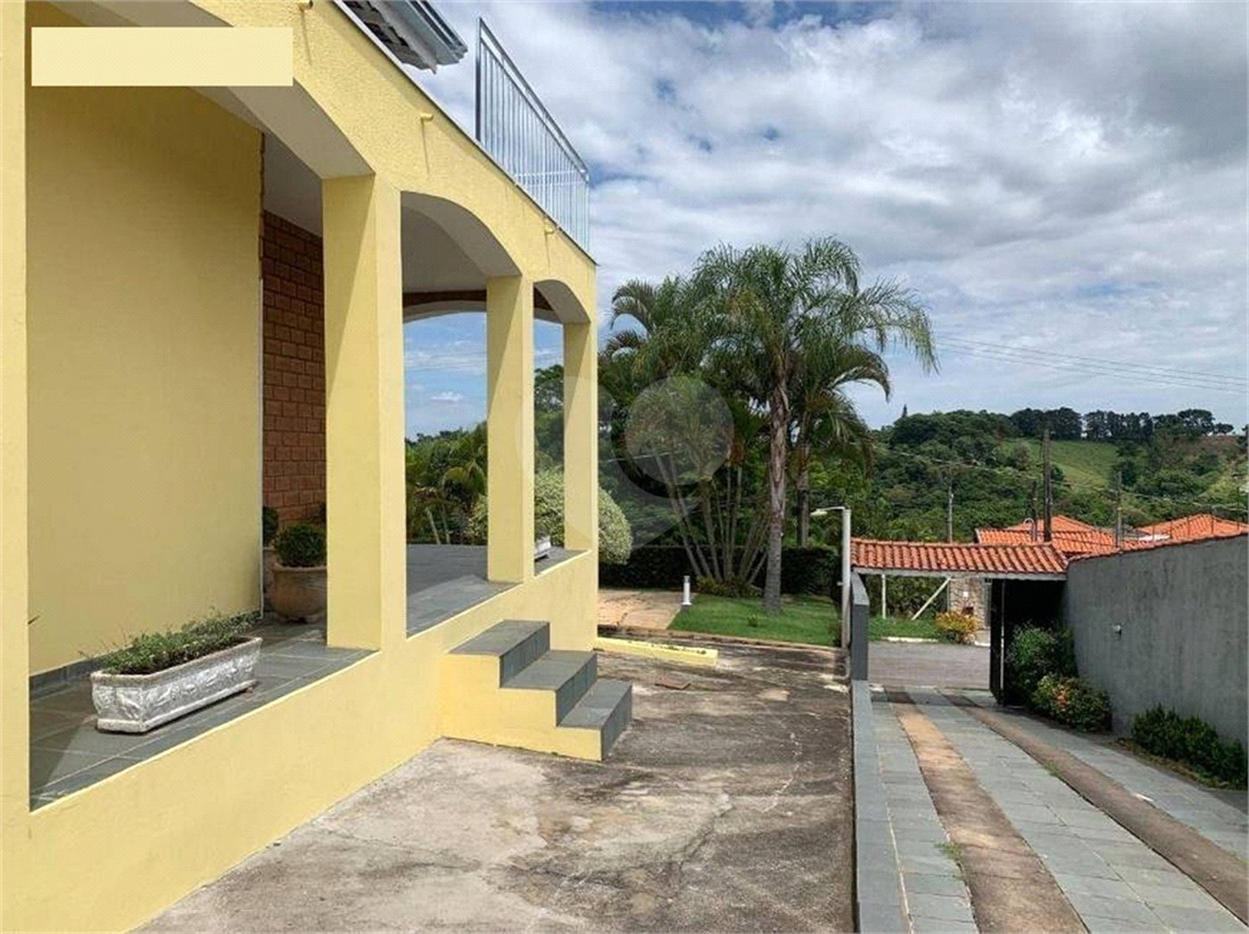 Casa à venda com 3 quartos no condomínio Recanto Florido, Vinhedo - SP