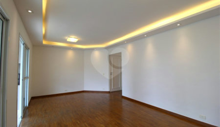 Apartamento à venda com 3 quartos, sendo 1 suíte,  em Vila Olímpia, São Paulo, SP