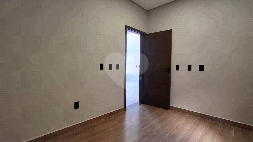 Casa à venda com 3 quartos, sendo 1 suíte, no condomínio Horto Florestal 1, Sorocaba - SP
