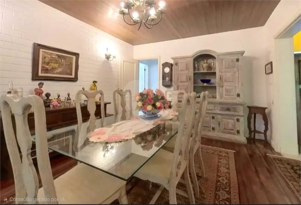 Casa à venda com 4 quartos, sendo 2 suítes,  em Jardim Botânico, Rio de Janeiro, RJ