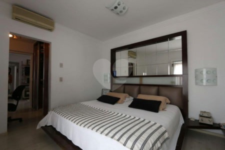 Apartamento à venda com 4 quartos, sendo 2 suítes,  em Vila Uberabinha, São Paulo, SP