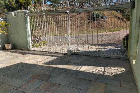Sobrado à venda com 4 quartos, sendo 1 suíte,  em Parque dos Príncipes, São Paulo, SP