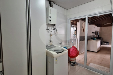 Casa à venda com 3 suítes no condomínio Villaggio Capriccio, Louveira - SP