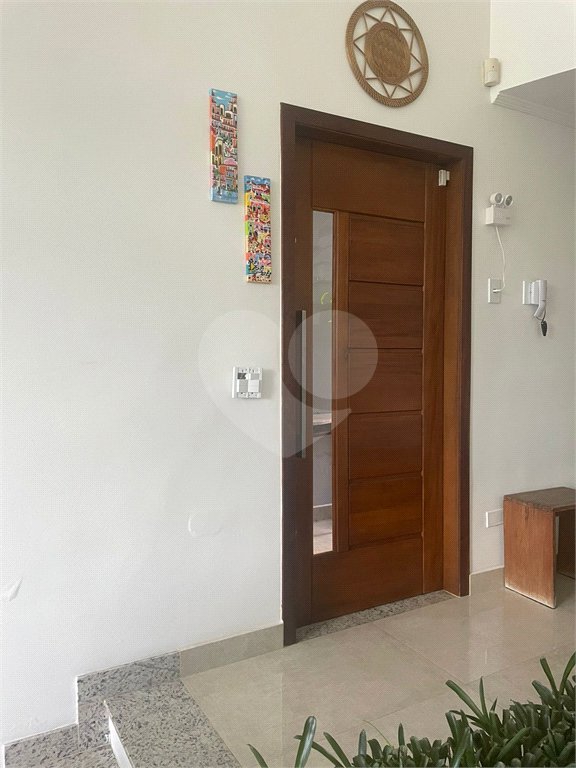 Sobrado à venda com 3 suítes em Horto, São Paulo, SP
