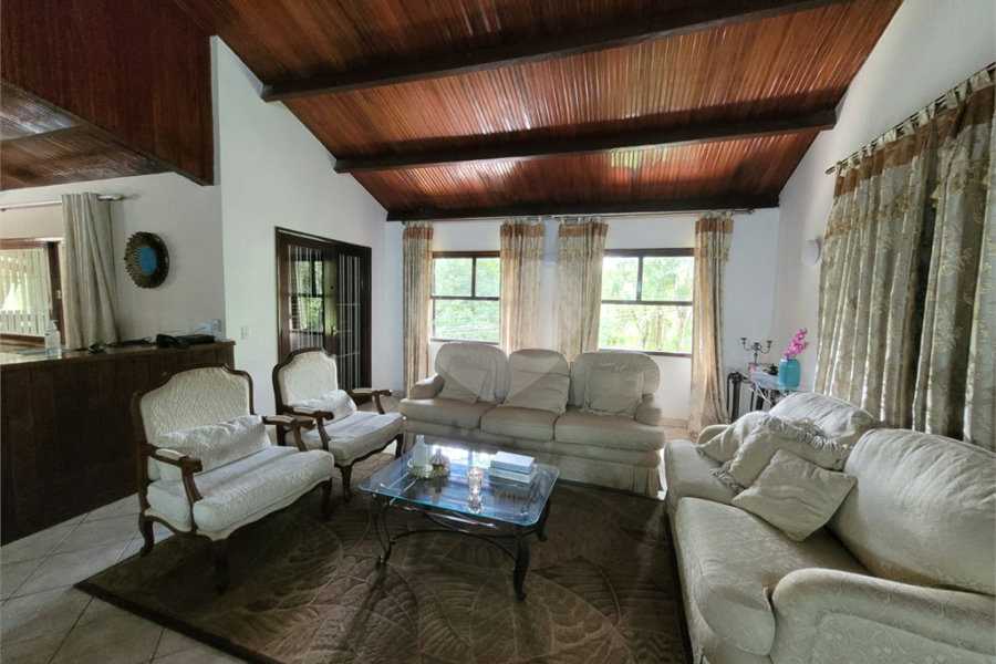 Casa à venda com 4 quartos, sendo 2 suítes,  em Serra da Cantareira, Mairiporã, SP