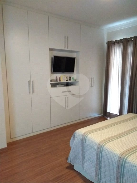 Casa à venda com 3 quartos, sendo 2 suítes,  no condomínio Terras do Oriente, Valinhos - SP